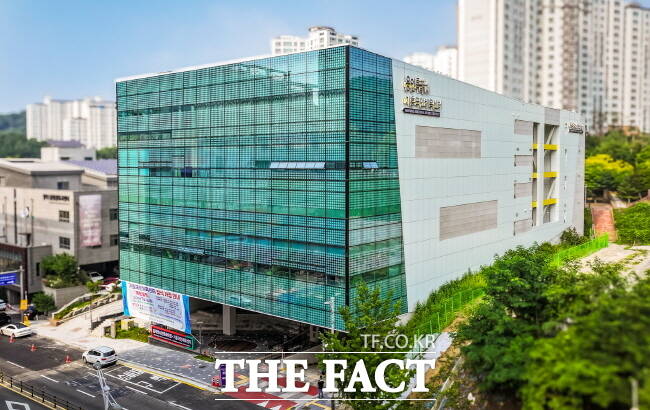 용인시 유·청소년 대상 단기 스포츠 체험 강좌가 진행되는 기흥국민체육센터 전경. /용인시