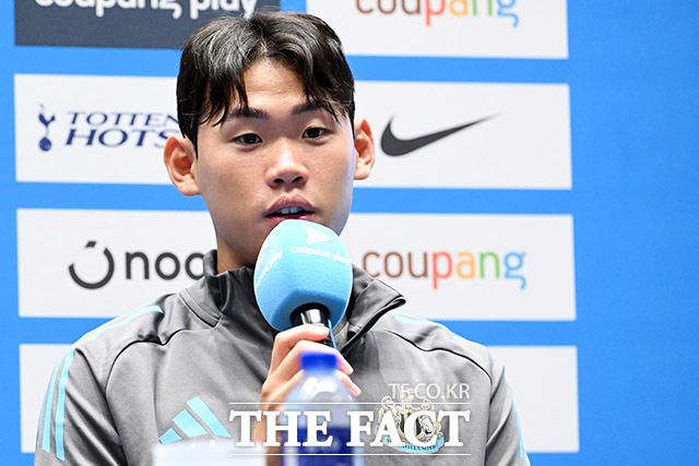뉴캐슬 유나이티드 박승수가 2일 오후 서울 여의도 IFC 더 포럼에서 열린 2025 쿠팡플레이 시리즈 뉴캐슬 기자회견에서 취재진의 질문에 답하고 있다. /남용희 기자