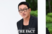  [강일홍의 클로즈업] '부적절 댓글 역풍' 하정우의 자기관리 실패