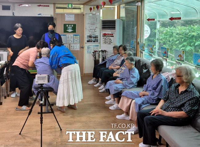 찾아가는 결핵 검진 모습./과천시보건소