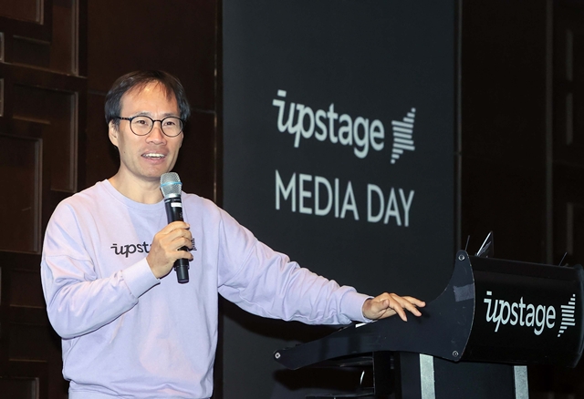 업스테이지가 과학기술정보통신부가 추진하는 독자 AI 파운데이션 모델 개발 사업에 최종 선정됐다. 사진은 김성훈 업스테이지 대표 /업스테이지