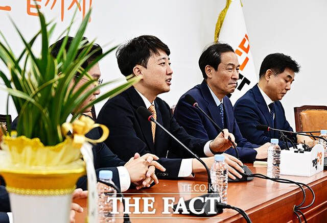 인사말 하는 이준석 개혁신당 대표.