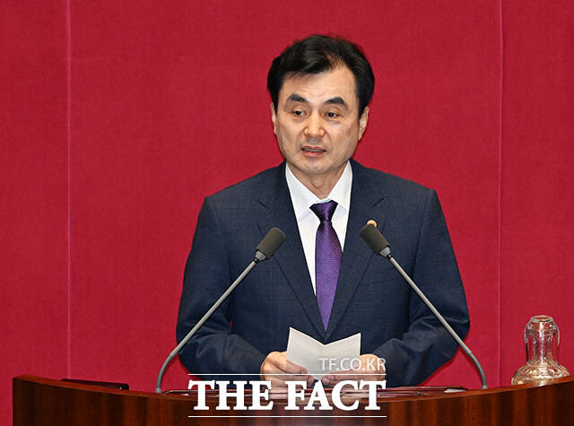 인사말 하는 안규백 국방부 장관.