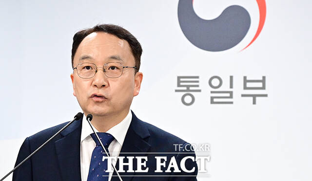 구병삼 통일부 대변인이 4일 오전 서울 종로구 정부서울청사에서 정례브리핑을 갖고 있다. /임영무 기자