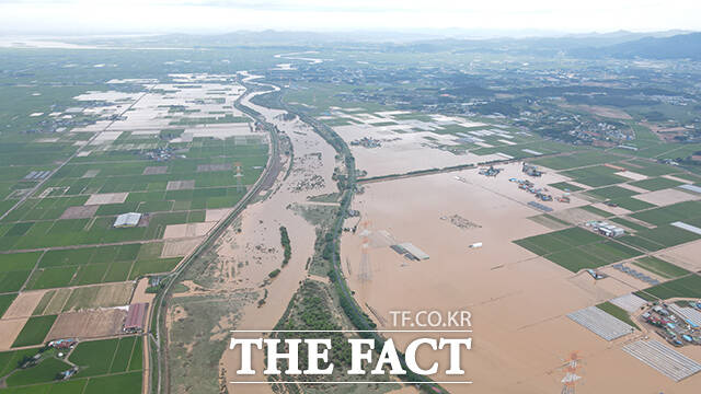 행정안전부 중앙재난안전대책본부(중대본)에 따르면 4일 오전 4시30분 기준 전국 6개 시·도, 27개 시·군구에서 1836세대 2523명이 비를 피해 일시대피했다. 이 중 1820세대 2498명이 귀가하지 못한 상태다. /예산=박헌우 기자