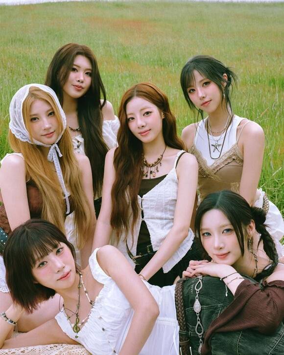 지난달 신곡을 발표했던 그룹 퍼플키스가 데뷔 4년 만애 해체 소식을 전했다. /RBW