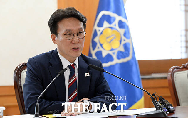 김민석 국무총리가 4일 오후 서울 종로구 정부서울청사에서 열린 이태원 참사 추모 위원회에 참석해 모두발언을 하고 있다. /임영무 기자