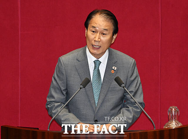 인사말 하는 권오을 국가보훈부 장관.