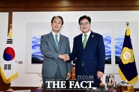  권오을 국가보훈부 장관 접견하는 우원식 국회의장 [TF사진관]