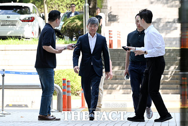 이종호 전 블랙펄인베스트먼트 대표가 5일 오전 서울 서초구 서울중앙지방법원에 구속영장실질심사를 위해 출석하고 있다. /서예원 기자