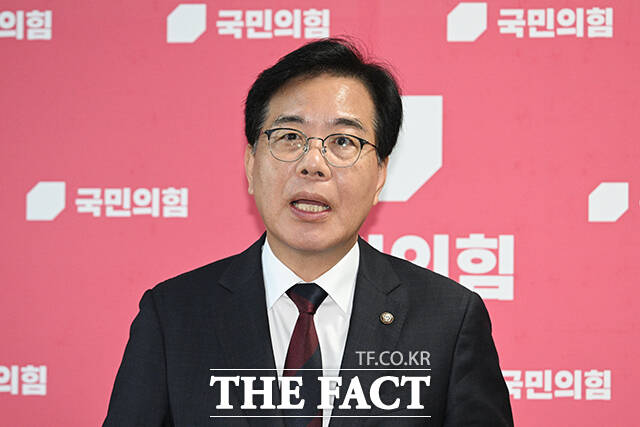 송언석 국민의힘 비상대책위원장 겸 원내대표가 5일 오후 서울 여의도 국회에서 현안 관련 백브리핑을 하고 있다. /국회=박헌우 기자