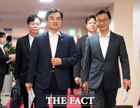  국무회의 참석하는 안규백-전재수 장관 [포토]