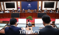  김민석 국무총리, 국무회의 모두발언 [포토]