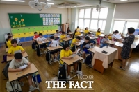  교실 스마트폰 금지법, 국회 표결 앞두고 '찬반 격돌'