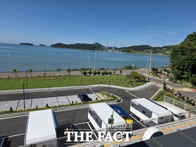 서울 성동구(구청장 정원오)는 6일 전남 여수시에 운영 중인 성동힐링센터 휴(休) 여수캠프에 카라반 6대를 신규 설치해 운영한다고 밝혔다./성동구