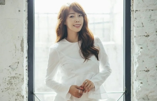 그룹 애즈원 이민이 5일 저녁 갑작스럽게 세상을 떠났다. /브랜뉴뮤직