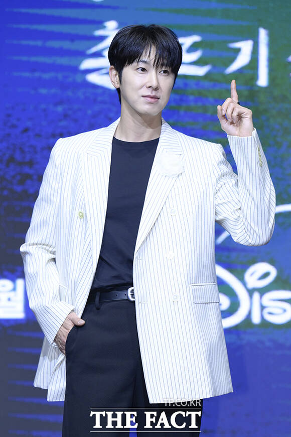 배우 정윤호가 자신만의 디즈니+ 오리지널 시리즈 파인: 촌뜨기들을 통해 배우로서 강렬한 인상을 남겼다. /장윤석 기자