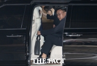  차량에 탑승하는 김건희 [포토]
