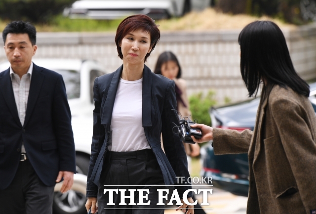 군사정권범죄수익국고환수추진위원회가 김시철 사법연수원장과 노소영(사진) 아트센터나비 관장의 검은 커넥션 의혹을 제기했다. /더팩트 DB