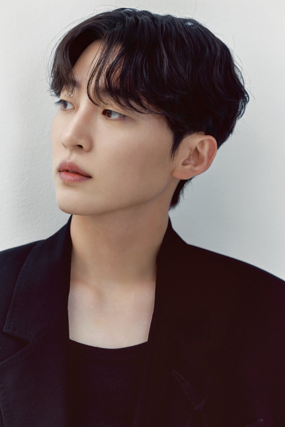 프로듀서 알티(R.Tee)는 DJ로서도 유명 EDM 페스티벌에 오를 정도로 실력을 인정받고 있다. 그의 가장 큰 목표는 전자음악의 생활화다./알티스트 레이블