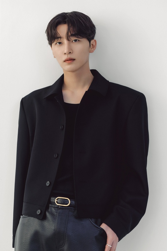 프로듀서 알티(R.Tee)는 좋은 음악은 듣는 사람의 감흥을 일으켜야 한다는 자신의 기준을 밝히며 그와같은 음악을 만들 것을 약속했다./알티스트 레이블