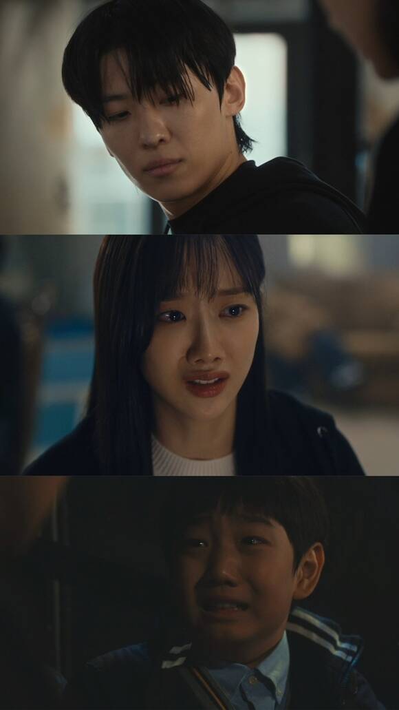 김진영(덱스, 맨 위)과 이나은이 아이쇼핑에서 몰입감을 깨는 연기로 지적받았다. /방송 화면 캡처