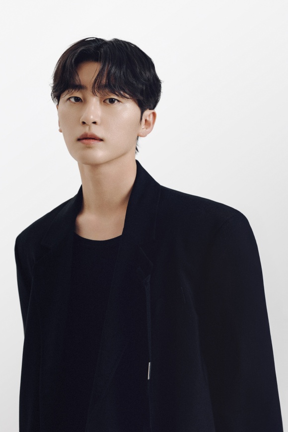 담다디로 전소연과 처음 합을 맞춘 프로듀서 알티(R.Tee)는 서로 다른 에너지를 지니고 있어 더 재미있는 작업이라고 밝혔다./알티스트 레이블