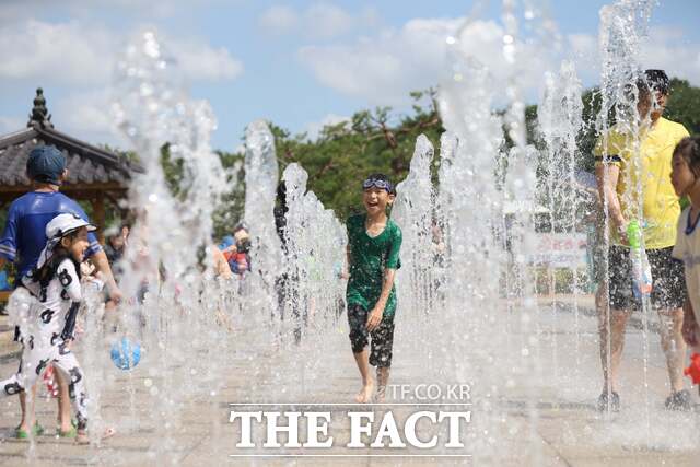 홍길동 테마파크 바닥분수 전경./장성군