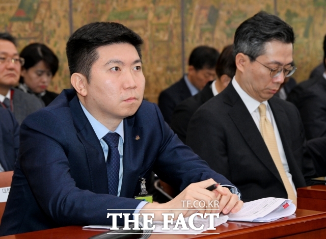 지난 3월 5일 서울 여의도 국회에서 열린 문화체육관광위원회 전체회의에 참석하고 있는 유승민 대한체육회장. 최근 대한탁구협회 스포츠공정위원회로부터 직무태만으로 견책 처분을 받았다./더팩트 DB