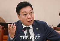  정연욱 