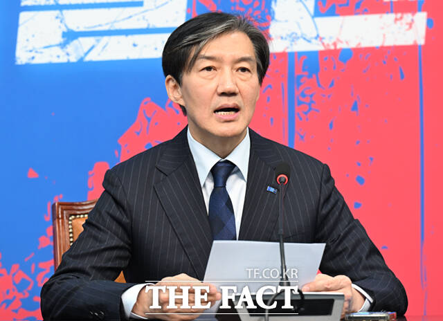 자녀 입시 비리와 청와대 감찰 무마 등 혐의로 대법원에서 징역 2년이 확정된 조국 전 조국혁신당 대표가 12일 오후 서울 여의도 국회에서 입장을 밝히고 있다./이새롬 기자