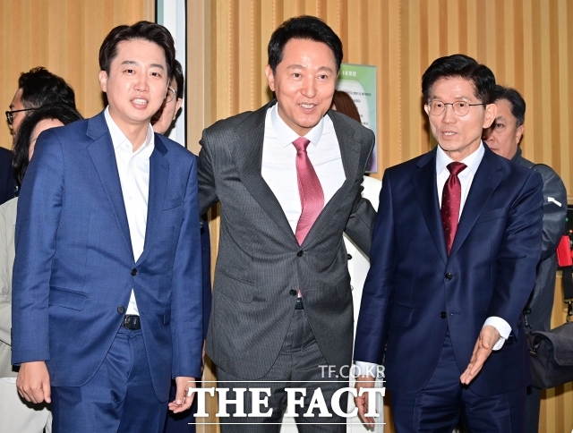 오세훈 서울시장은 11일 이재명 정부가 조국 전 조국혁신당 대표, 윤미향 전 의원 등에 대한 특별사면을 결정하자 유권무죄 내편무죄라고 비판했다. 오세훈 서울시장이 지난 5월 19일 오전 서울시청에서 열린 약자와 동행하는 서울 토론회에 참석하고 있다. /임영무 기자(현장풀)