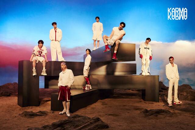 카르마에는 타이틀곡 세리머니를 비롯해 총 11곡이 수록된다. 그룹 내 프로듀싱 팀 쓰리라차가 전곡을 만들었다./JYP엔터테인먼트