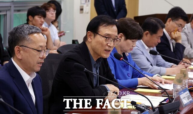 전국시도교육감협의회(교육감협)는 11일 국회 의원회관에서 지방교육재정의 현재, 미래는?을 주제로 토론회를 개최했다. 토론회는 국회 교육위원회 소속 김문수 더불어민주당 의원과 교육감협(지방교육재정 교육감 특별위원회)이 공동 주최했다. 사진은 축사하는 임태희 경기도교육감 겸 지방교육재정 교육감 특별위원장./뉴시스
