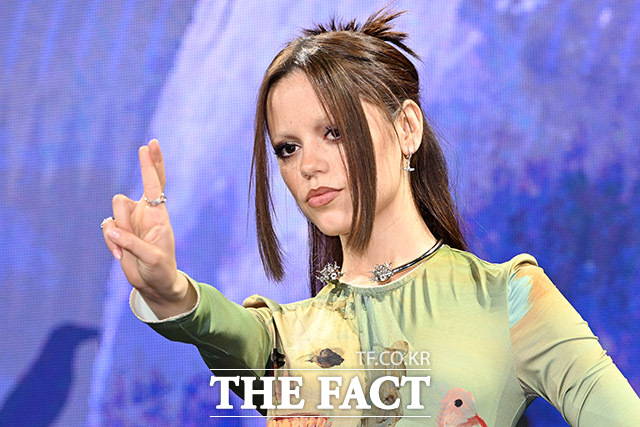 배우 제나 오르테가가 넷플릭스 새 시리즈 웬즈데이 시즌2에 총괄 프로듀서로도 참여한 소감을 밝혔다. /남용희 기자