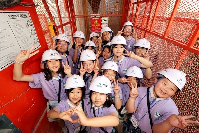 대우건설이 지난 7읿부터 8일까지 이틀간 임직원 자녀 80명을 대상으로 꿈나무 초대행사를 진행했다. /대우건설