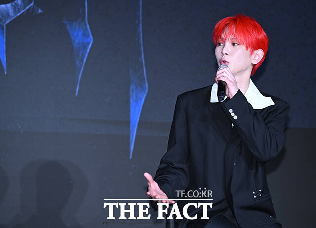 그룹 샤이니의 키가 11일 오후 서울 광진구 풀만 앰배서더 서울 이스트폴 브로드웨이에서 열린 정규 3집 헌터(HUNTER) 발매 기념 기자 간담회 참석해 취재진의 질문에 답변하고 있다. /장윤석 기자