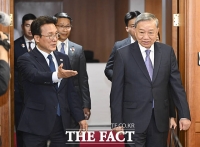  면담 참석하는 김민석 총리와 또 럼 베트남 당 서기장 [포토]