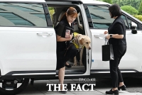  김예지 의원 내란특검 출석…