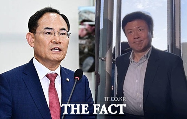 임종득 국민의힘 의원(왼쪽)과 전하규 국방부 대변인이 12일 채상병 사건 외압 의혹을 수사하는 이명현 특별검사팀에 출석했다. /더팩트 DB