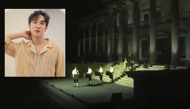 트로트 가수 김태욱이 11일 저녁 진행된 광복80주년 기념 빛을 담은 항일유산 특별전 개막식 행사에서 펼쳐진 뮤지컬 승강기 소년들 타이틀롤을 연기했다. /인유어스타