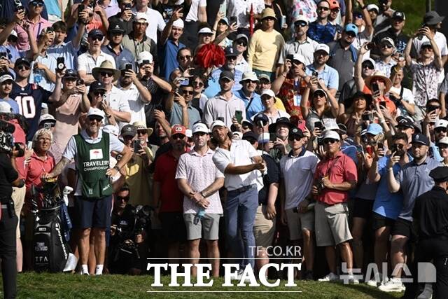 플리트우드는 PGA투어 162경기째 우승이 없지만 팬들은 그의 긍정적 마인드에 많은 격려와 성원을 보내고 있다./AP.뉴시스