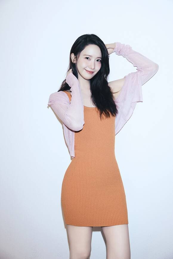 임윤아는 현실감이 없는 이야기라고 느껴질 수도 있는데 그 감정선을 잘 따라가다 보면 묘하게 위로받고 짙은 여운이 남을 것이라며 많은 관심을 당부했다. /SM엔터테인먼트