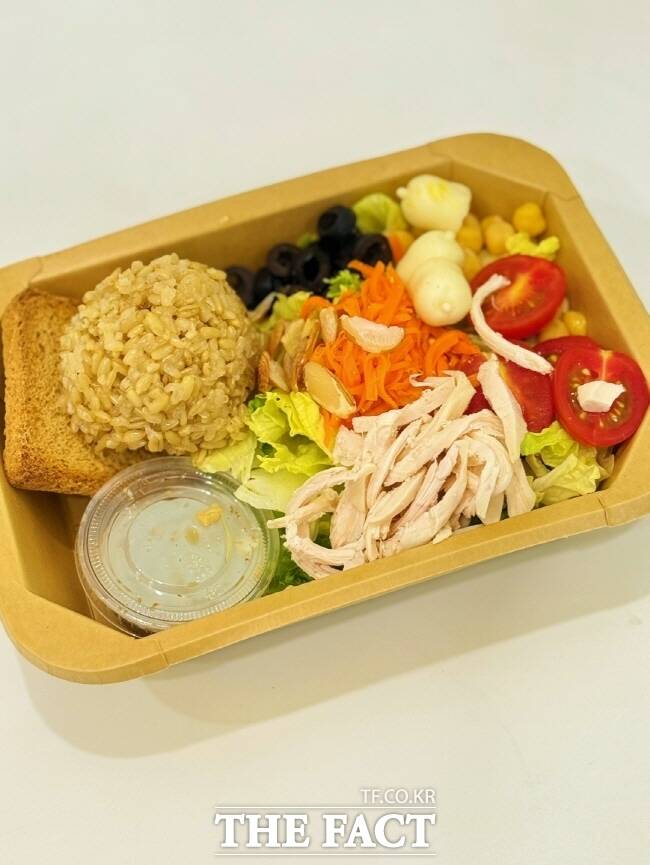 수원시가 수원새빛돌봄(누구나) 식사지원 서비스 특화사업을 통해 참가자들에게 제공했던 건강식. /수원시
