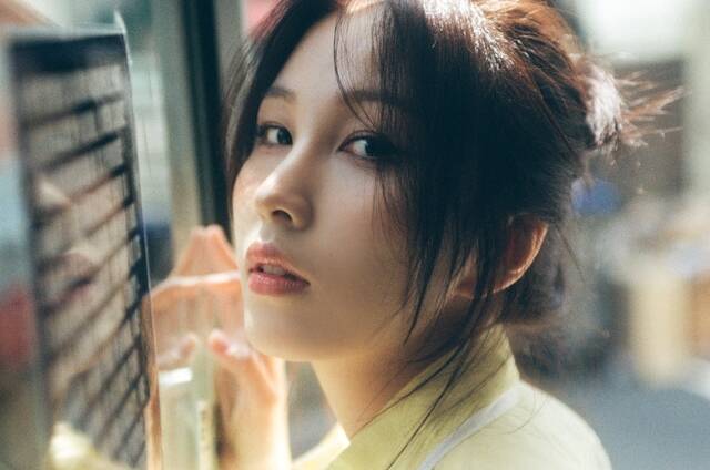 권진아가 13일 달달한 러브송 화이트 와인을 공개한다. /어나더