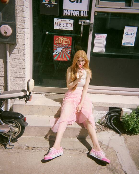 레드벨벳 조이가 첫 미니 앨범 From JOY, with Love 하이라이트 클립을 공개했다. /SM엔터