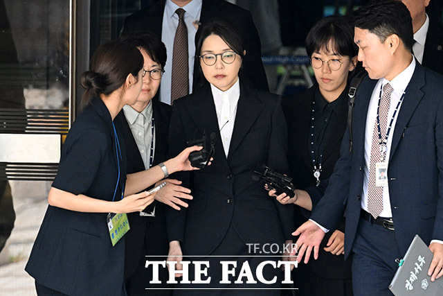 특검팀은 지난 7일 김 여사의 구속 영장을 청구하면서 도이치모터스 주가조작(자본시장법), 공천개입(정치자금법), 건진법사·통일교 청탁(특정범죄가중처벌법상 알선수재) 등 혐의를 적시했다. /남용희 기자