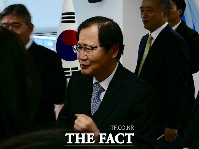 박찬구 금호석유화학그룹 회장이 올해 상반기 연봉으로 11억9000만원을 받았다. /더팩트 DB