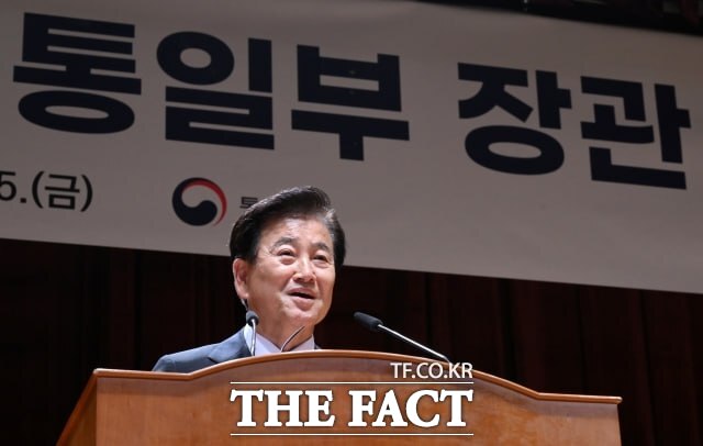 정동영 통일부 장관은 지난달 25일 취임식에서 2004년 7월 통일부 장관 취임 당시 남북 차관급 회담이 열리기까지 10개월이 걸렸다고 말했다. 그러면서 대북 정책의 핵심은 인내라고 강조했다. /임영무 기자