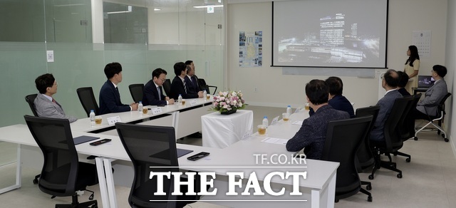 14일 과천 유니슨 서울 사무소에서 한전KDN이 유니슨과 업무협약식을 개최하고 있다./한전KDN